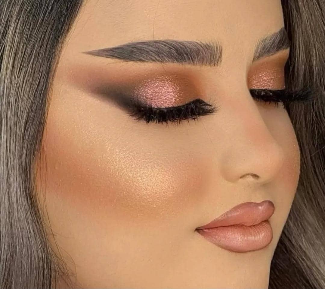 آموزش تخصصی و تضمینی میکاپ آرتیست جانان در کرمانشاه